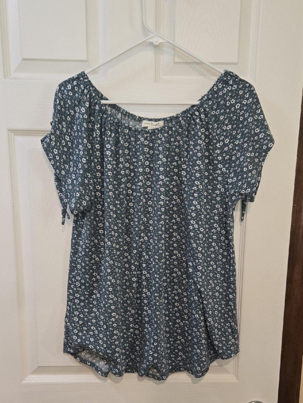 T-shirt Simply Nicole Size Large/ Xl